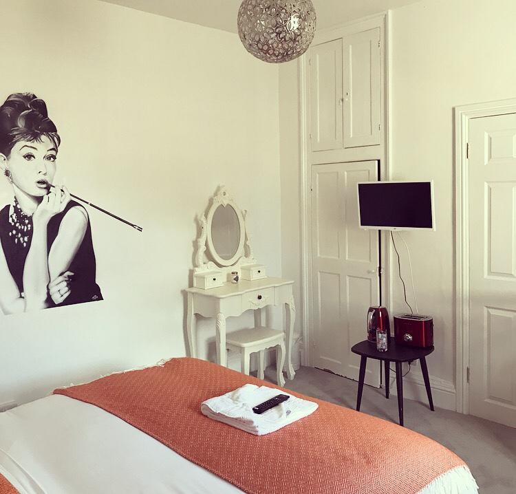 Wansford Country Lounge B&B מראה חיצוני תמונה